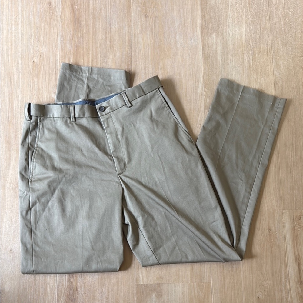 Haggar Men's Classic Fit Khakis